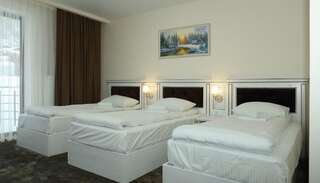 Отель Villa Elena SPA & Resort Буковель Трехместный номер «Комфорт» с доступом в спа-центр-6