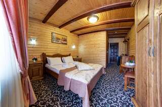 Отель Villa Elena SPA & Resort Буковель Двухместный номер с 1 кроватью или 2 отдельными кроватями и видом на горы, право посещения спа-салона-2